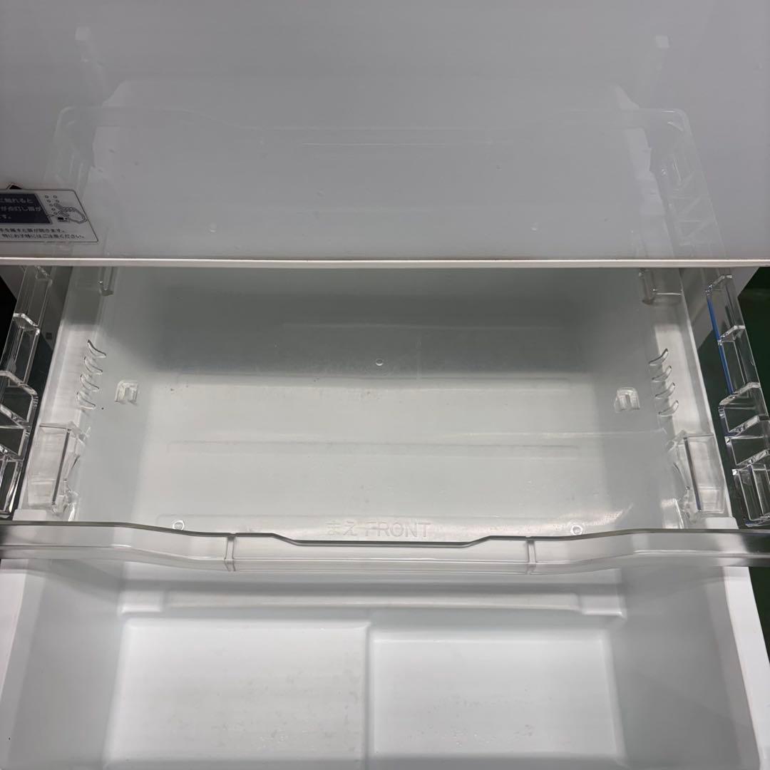 592 冷蔵庫