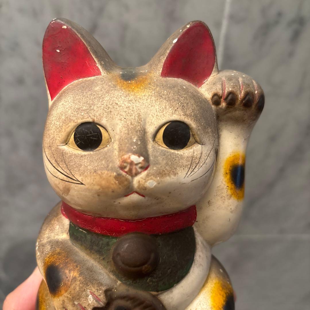 アンティーク　大きな瞳やお髭が美しい招き猫の陶器