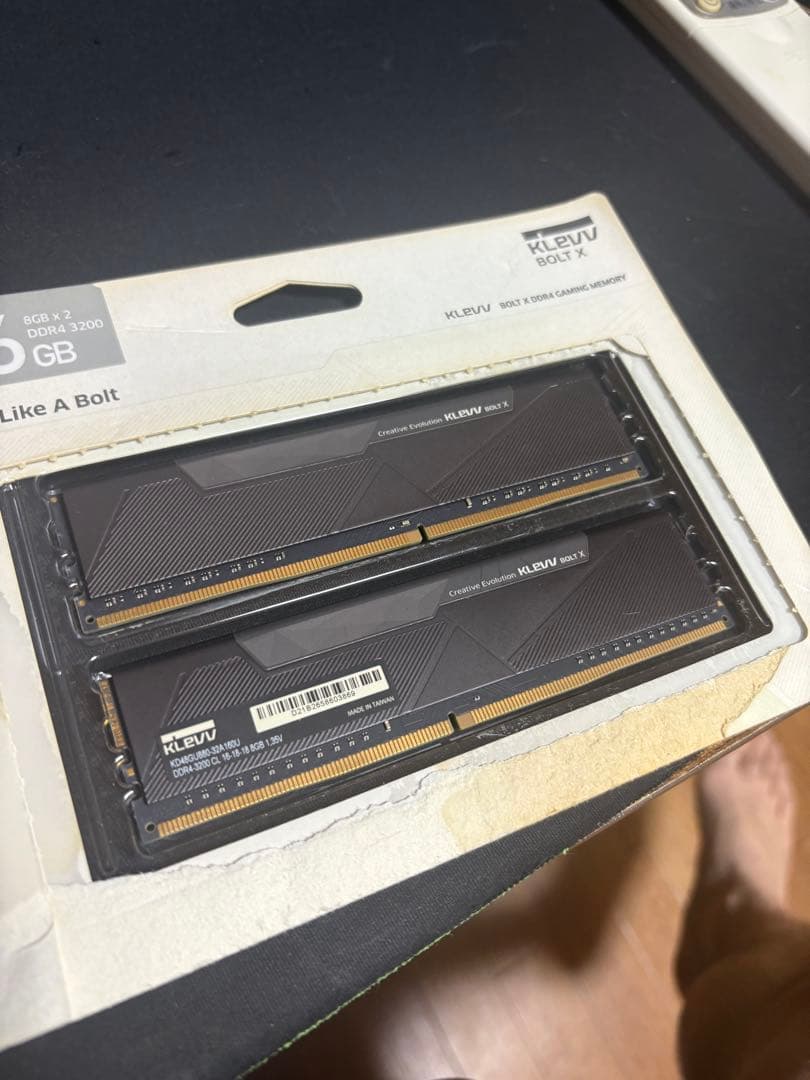 こ*ー様 KLEVV BOLT X 16GB DDR4 メモリー