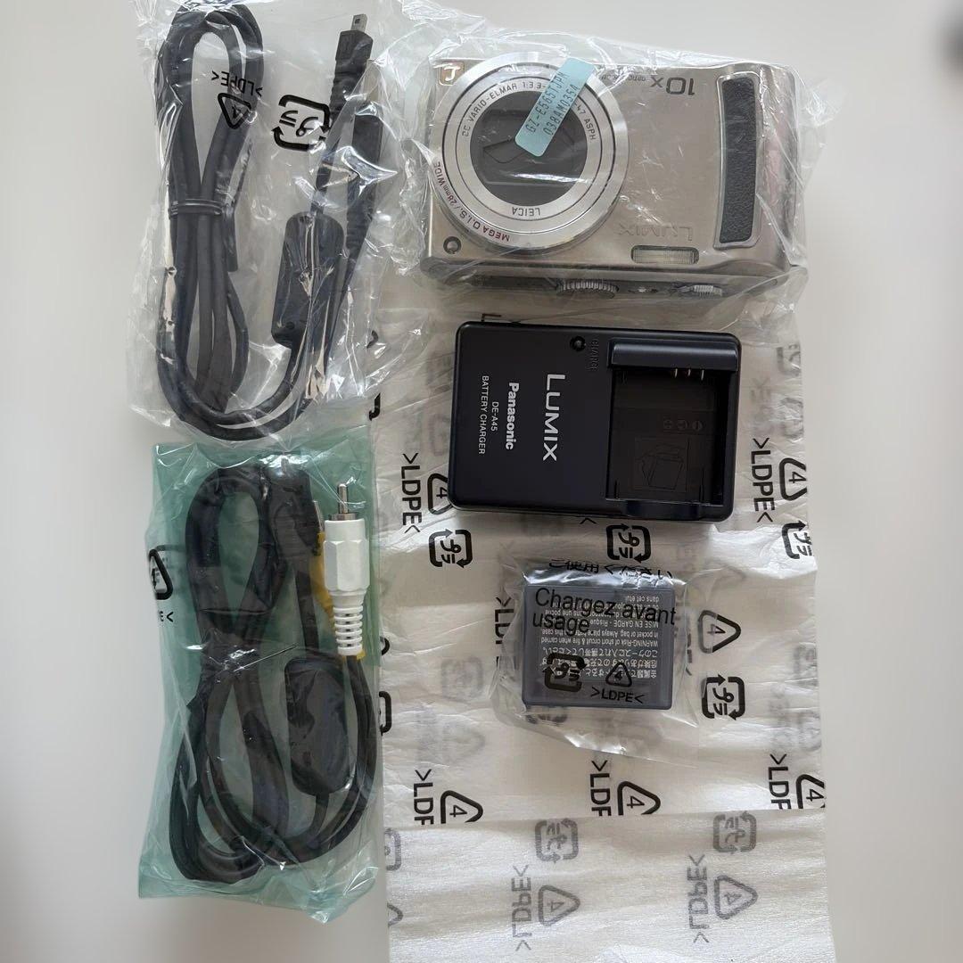 Panasonic LUMIX TZ5 シルバー