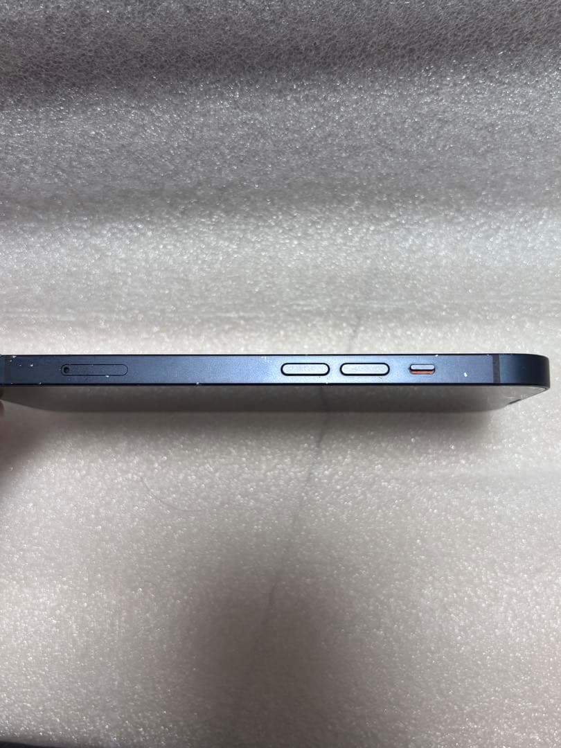 Apple iPhone 13 128GB ミッドナイト　バッテリー83%