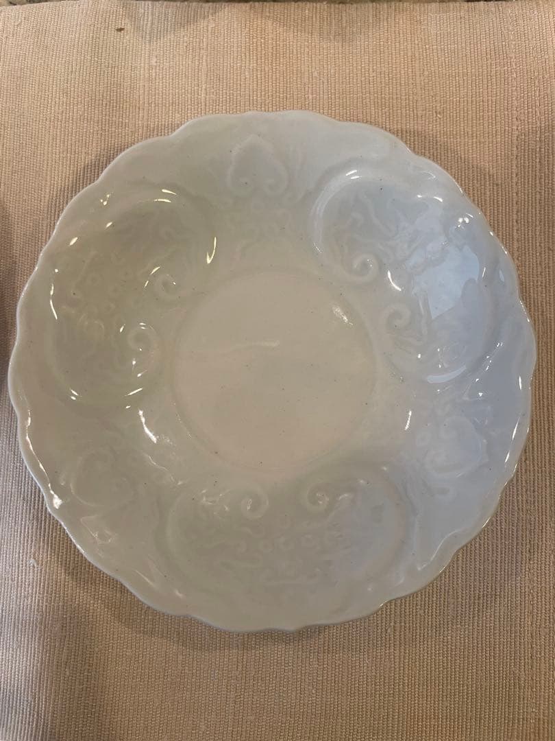 骨董 白磁 陽刻 小皿 2枚セット ひな祭りにも