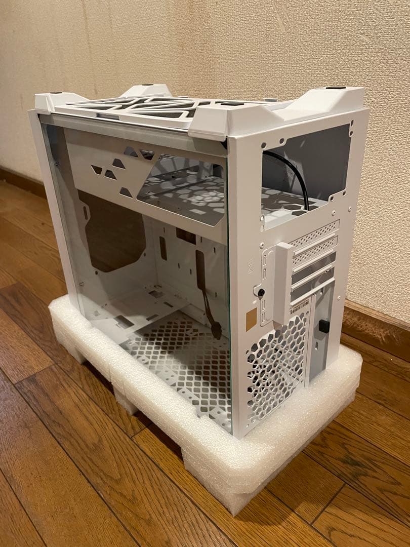 【PC本体なし/ケースのみ】白 PCケース LEVEL∞ 外装ミドルタワー