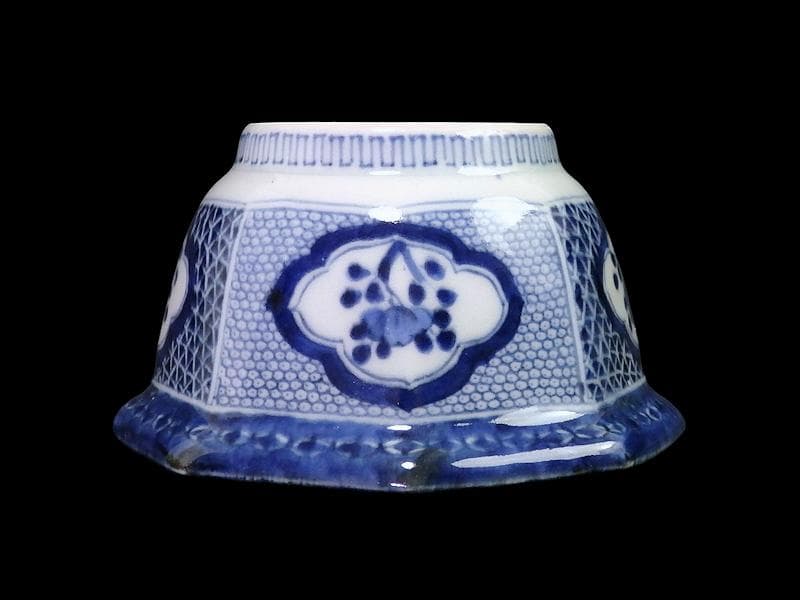 古伊万里　染付　毘沙門亀甲紋に花図　八角向付 ５客　A234AS-DBb