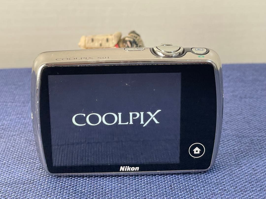 Nikon Coolpix S01 コンパクトデジタルカメラ（動作未確認）