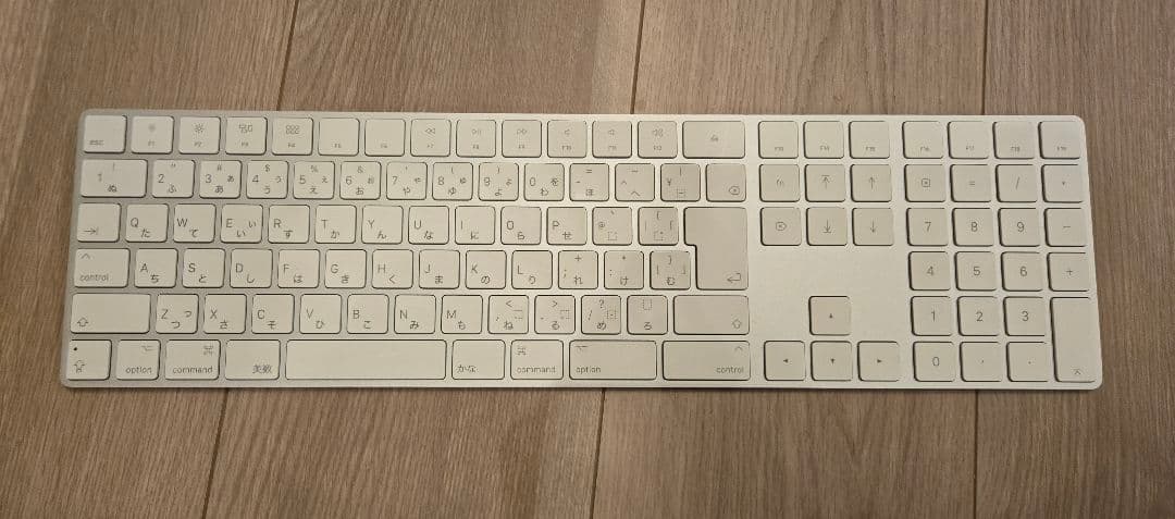 Magic Keyboard（テンキー付き・A1843・日本語配列/ホワイト）