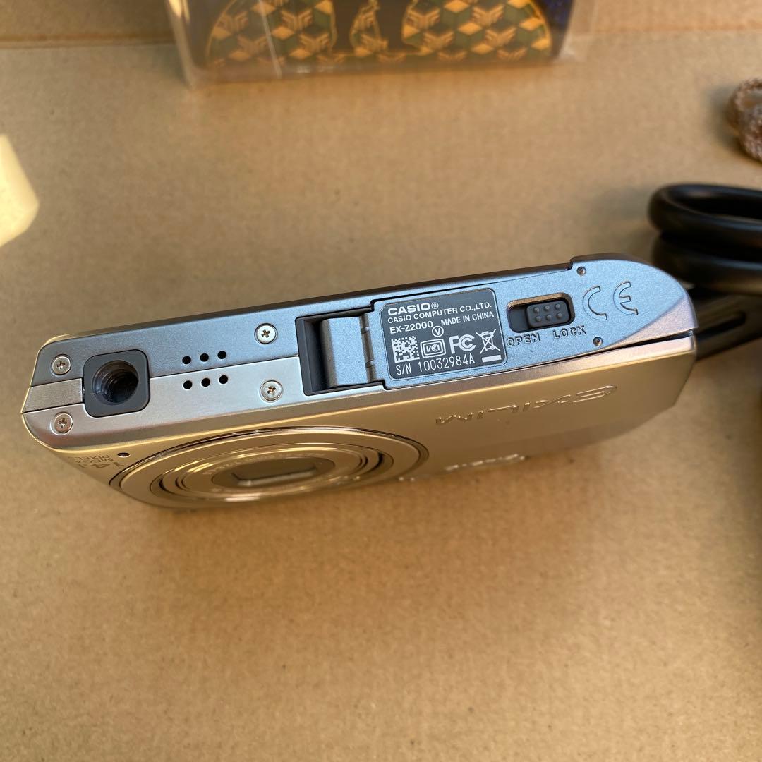 CASIO EXILIM EX-Z2000 コンパクトデジタルカメラ デジカメ