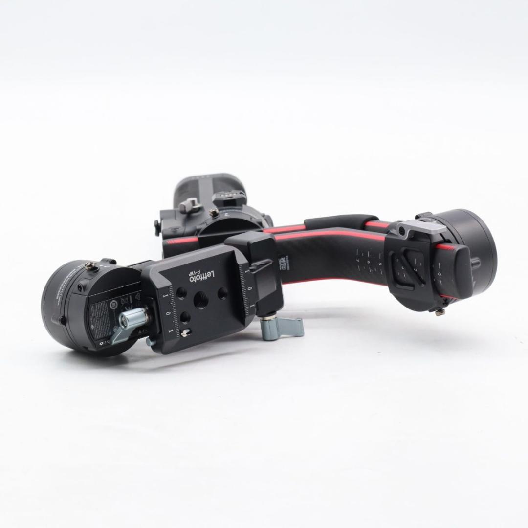 DJI RS 2 Proコンボ　3軸手持ちスタビライザー　#3927