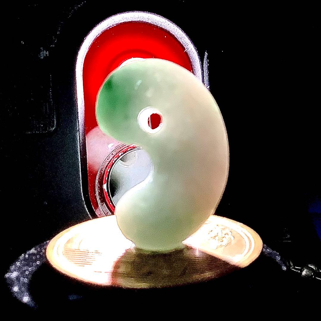 ⭕️ ⭕️神秘　秘めた緑　糸魚川翡翠勾玉　極上逸品　お身近に御守りに　パワース…