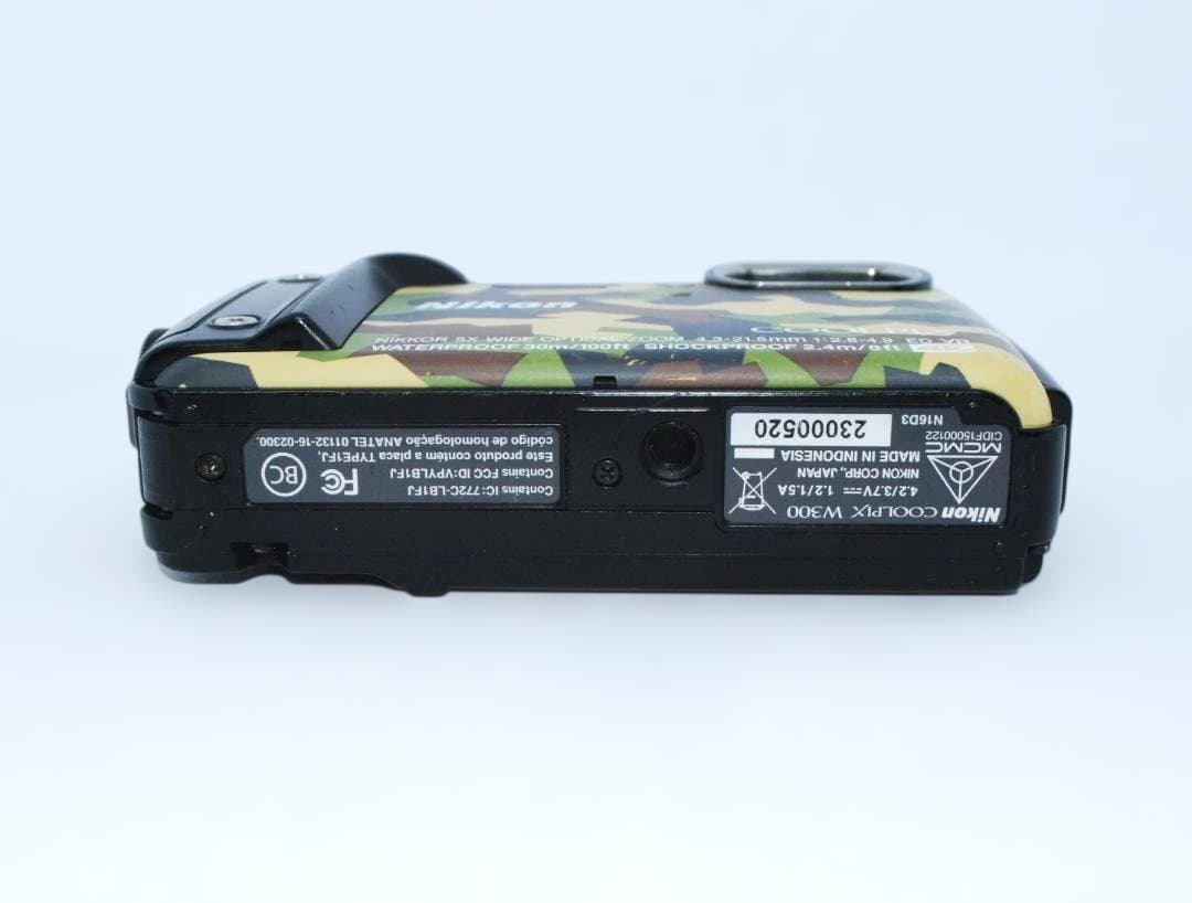 [動作品もジャンク扱いで]Nikon ニコン Coolpix W300 迷彩柄