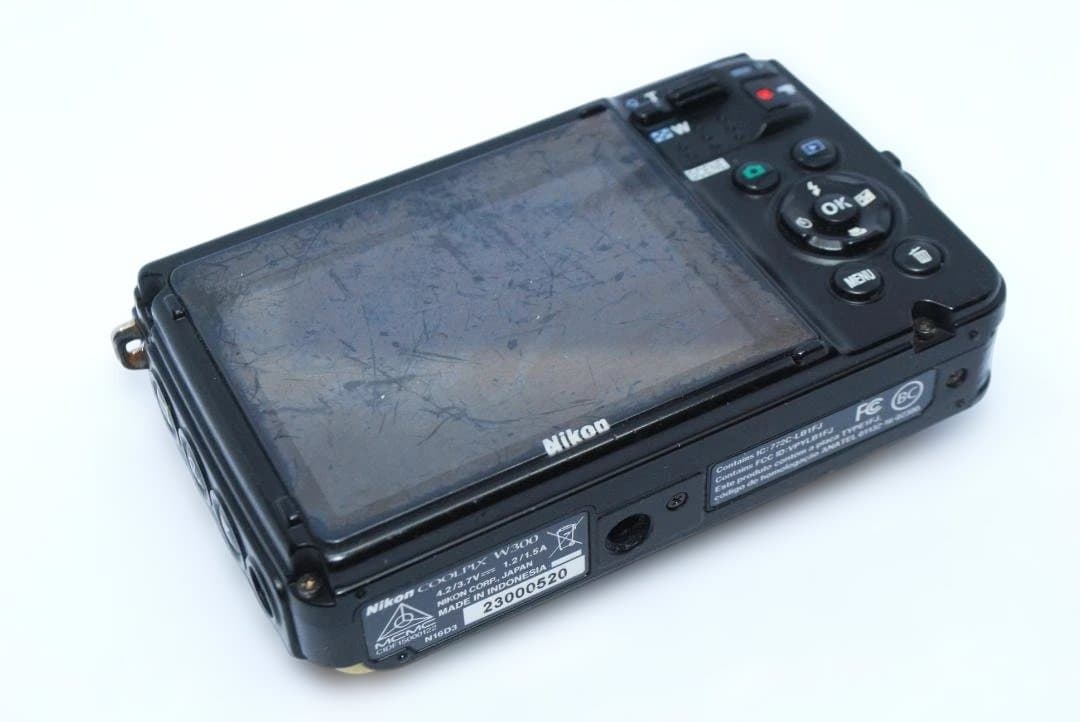 [動作品もジャンク扱いで]Nikon ニコン Coolpix W300 迷彩柄