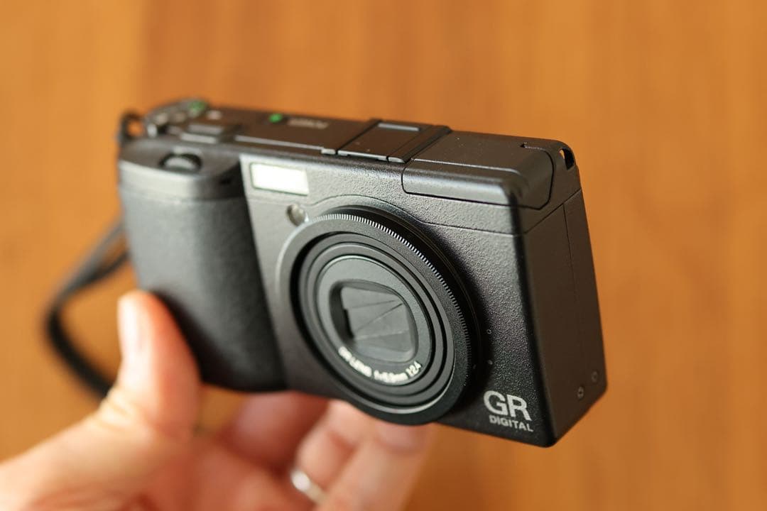 【美品】【完動品】リコーGR DIGITAL 純正ケース新品バッテリーSDカード