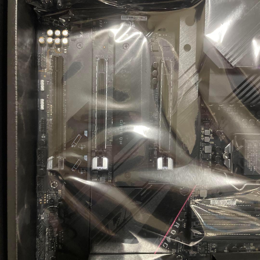 ASUS ROG STRIX Z590-E GAMING WIFI　マザーボード