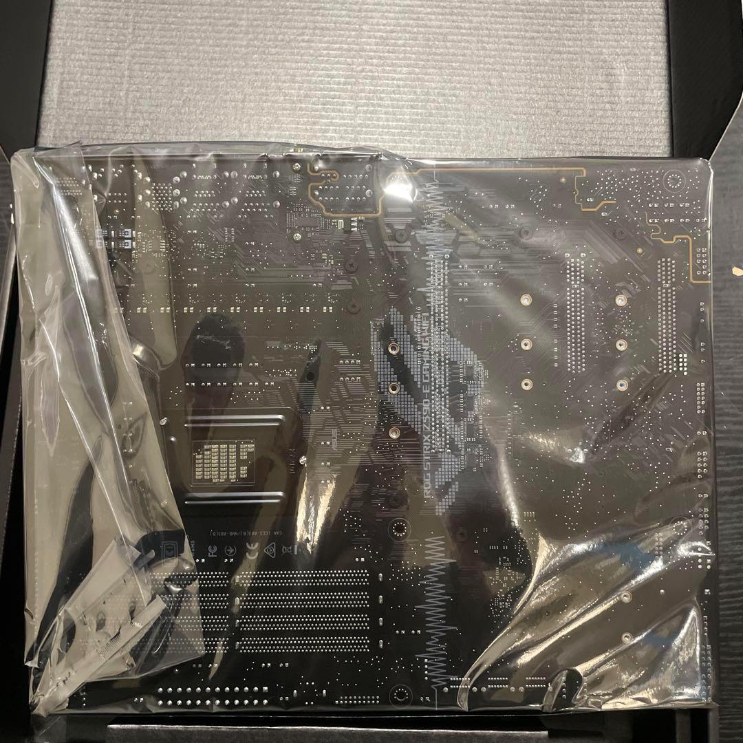 ASUS ROG STRIX Z590-E GAMING WIFI　マザーボード