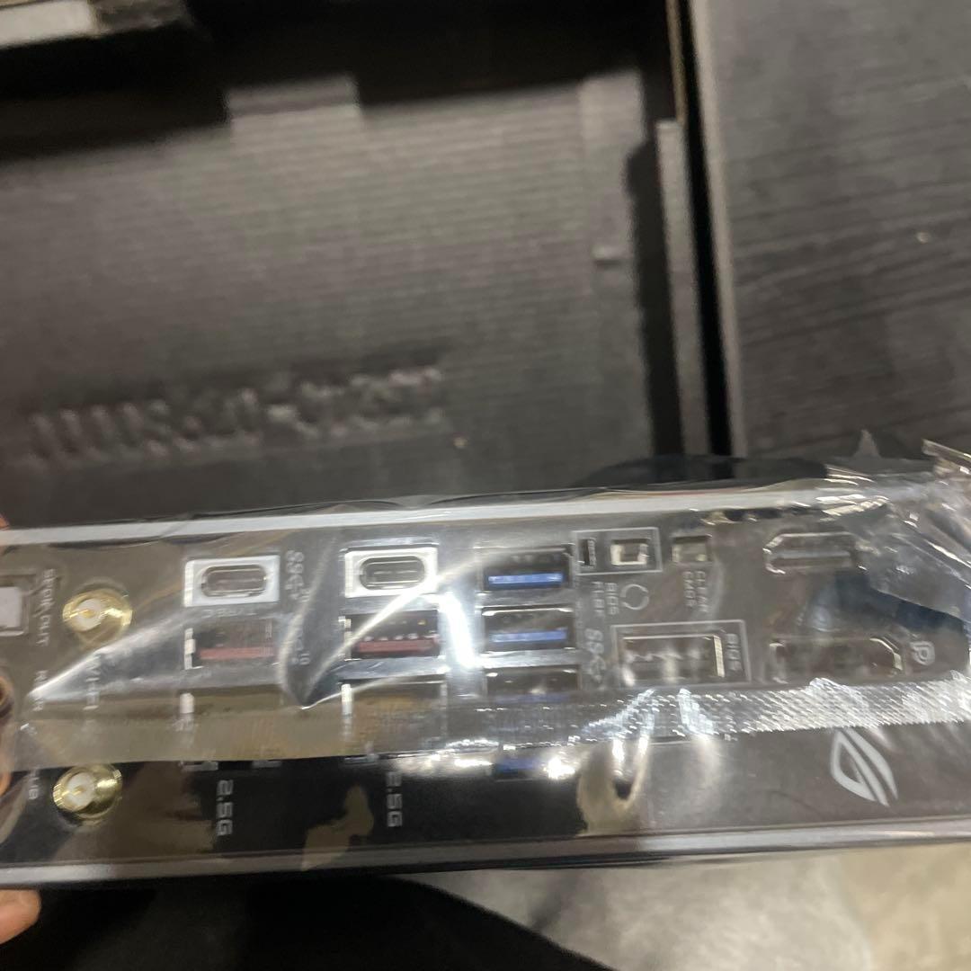 ASUS ROG STRIX Z590-E GAMING WIFI　マザーボード