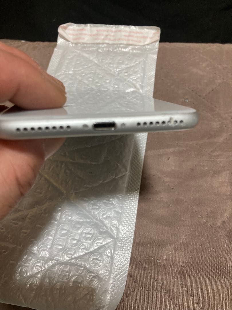 iPhone 8plus64GBホワイト 本体のみバッテリー100%
