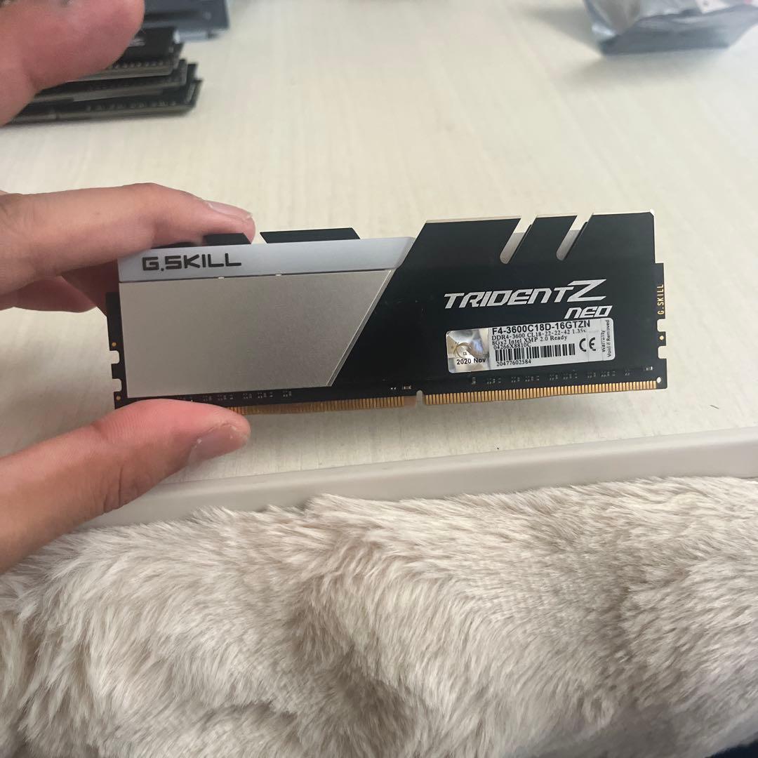 メモリー 32GB G.Skill Trident Z Neo F4-3600C18D
