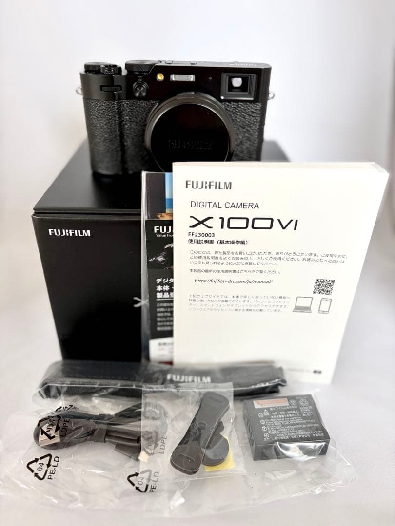 FUJIFILM X100VI ブラック　保証書、おまけ付き