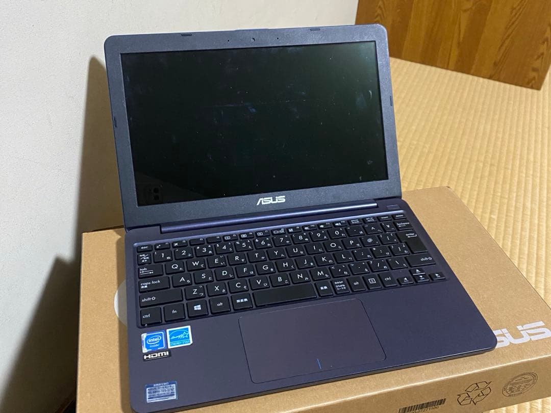 ノート型パソコン