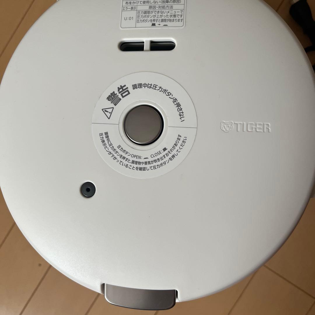 TIGER 電気圧力鍋　COK-A220 ホワイト2.2L