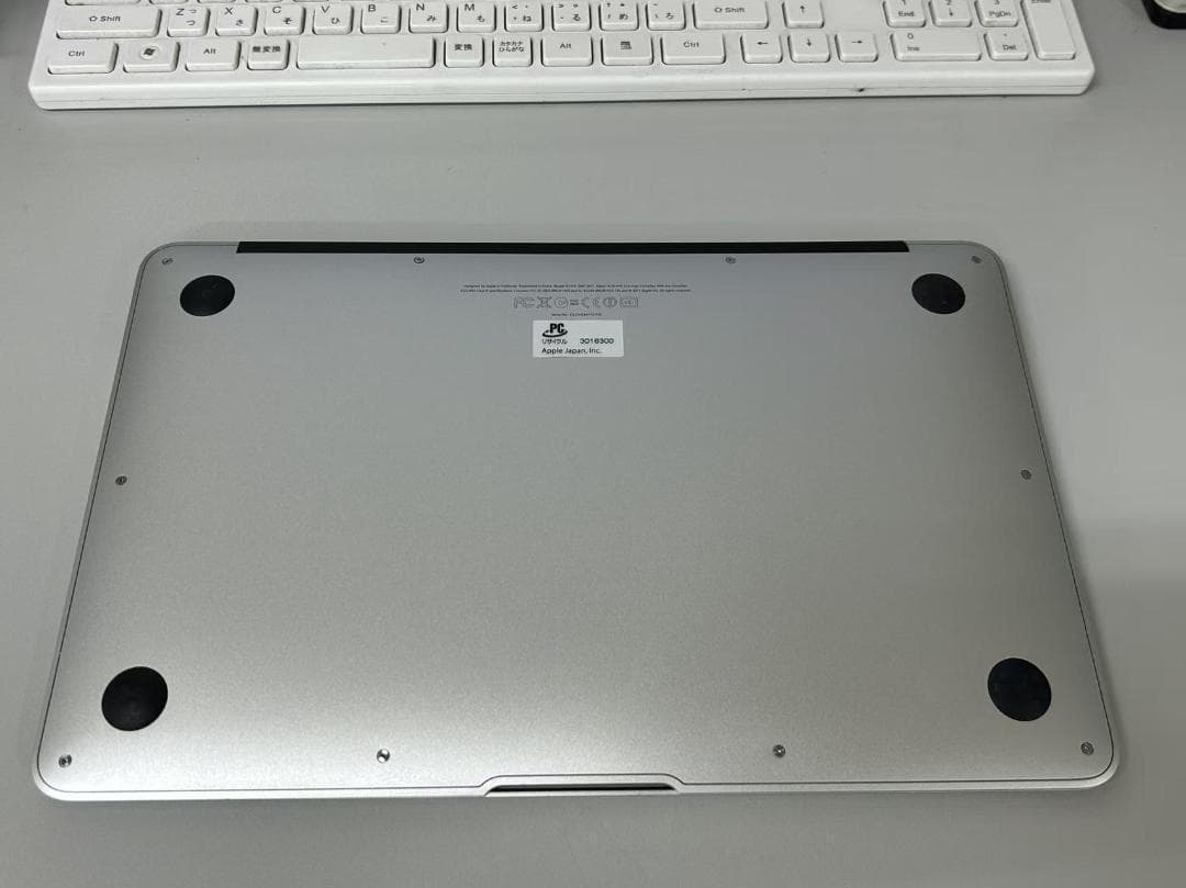 MacBook Air (11-inch, Mid 2011)美品バッテリーOK