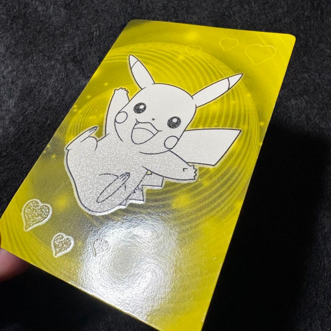 トップ 製菓 ポケモン ルミナス カード No.011 ピカチュウ おすわり蓄光