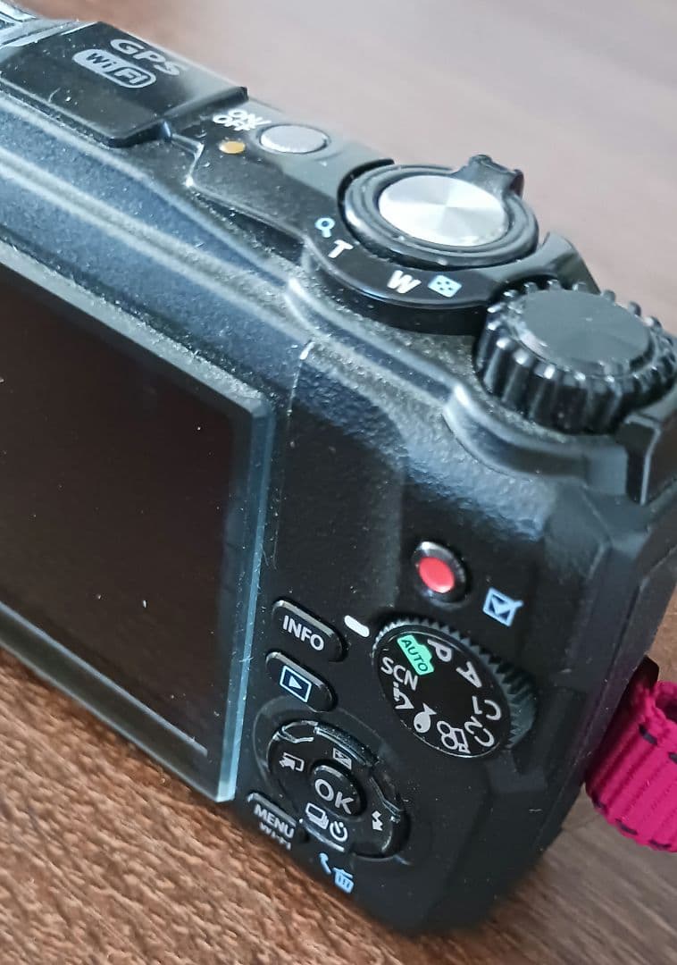 OLYMPUS Tough デジタルカメラ本体、電池、ケース三点セット