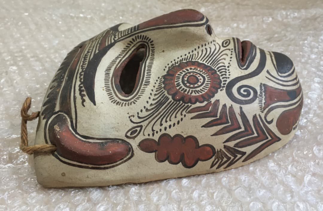 ○メキシコ民芸品 土焼仮面 テコラッタ フォークアート お面