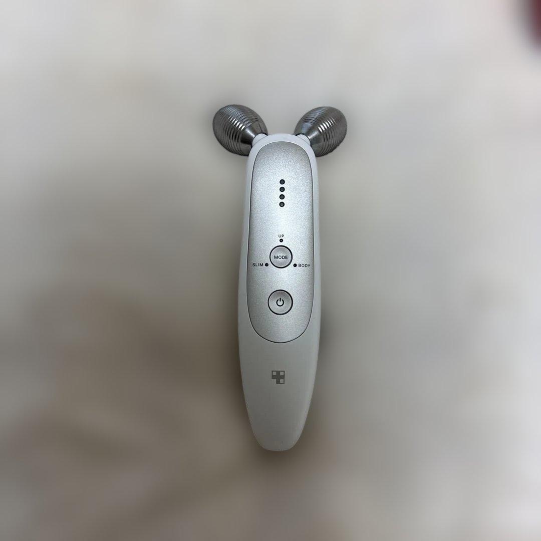 AGE R DERMA EMS SHOT 美顔器　メディキューブ
