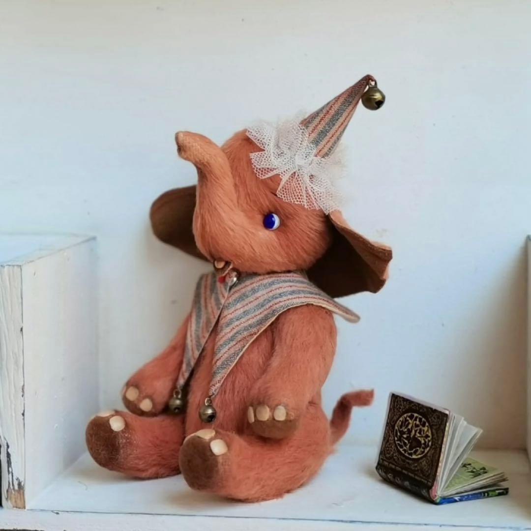 とてもチャーミングな仔象 アーティストベア ぬいぐるみ ハンドメイド 海外作家様