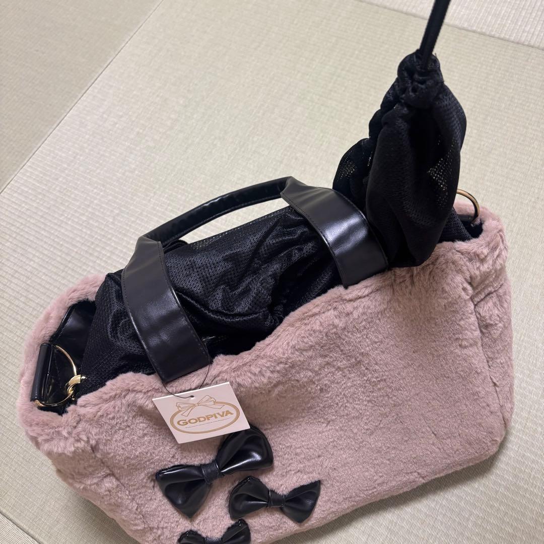【新品未使用】GODPIVA ペット ファーリボン キャリーバッグ ベージュ