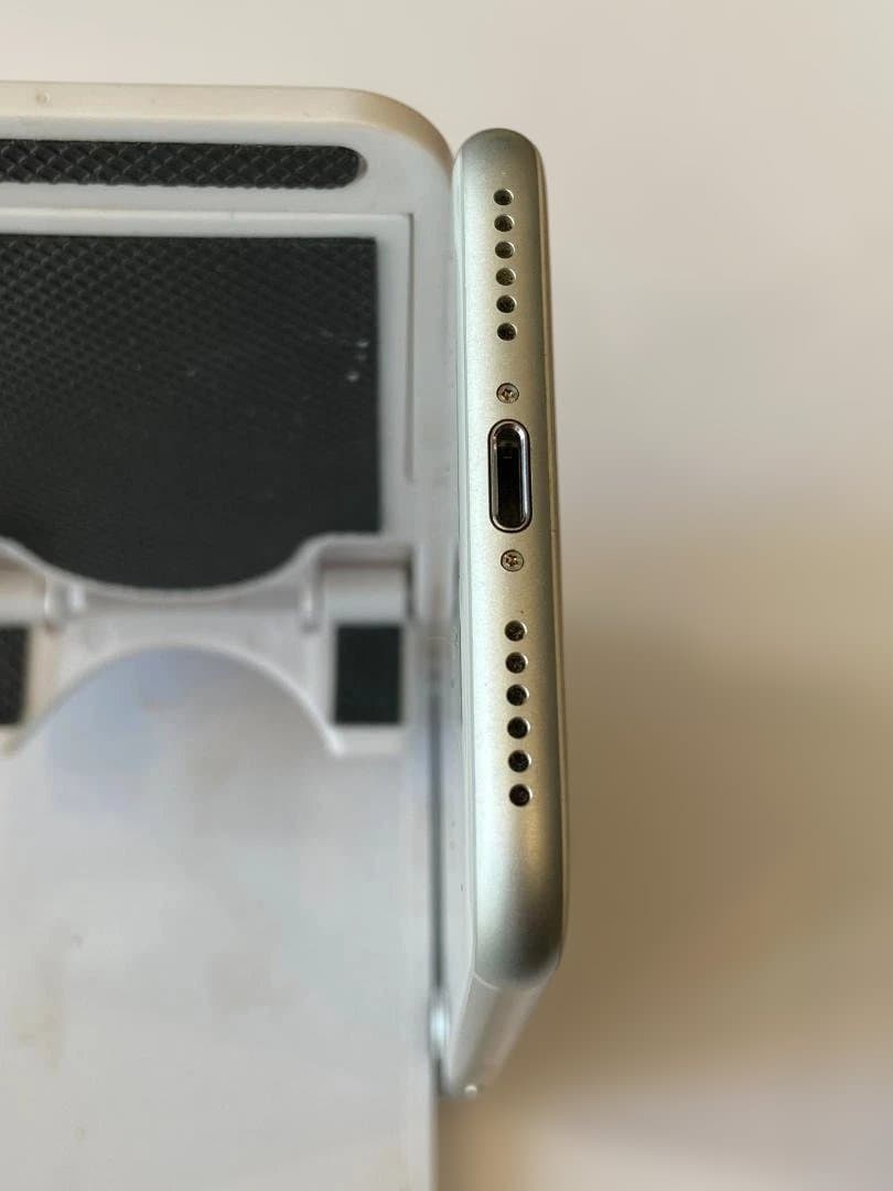 iPhone 8 SIMフリー 64GB シルバー