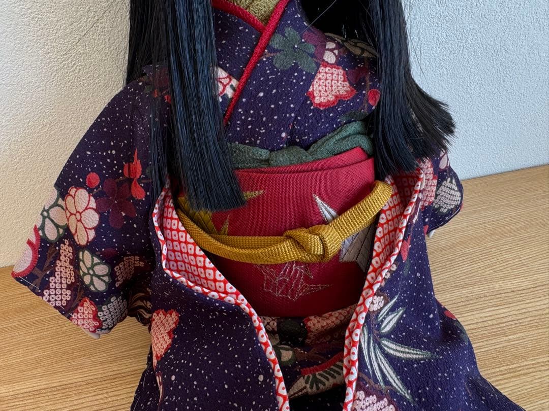 撫松庵タグ付き　市松人形　紫色の花柄着物　約43センチ