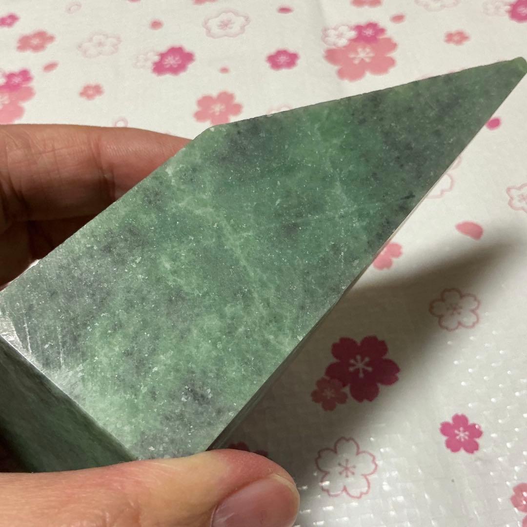 糸魚川翡翠　金山谷　306g