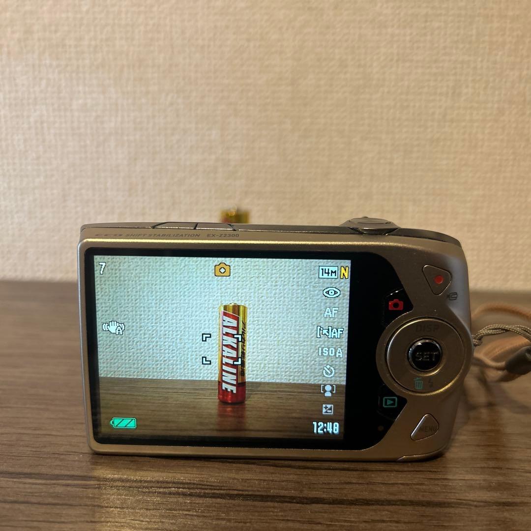 【美品】CASIO EXILIM EX-Z2300 デジタルカメラ ゴールド