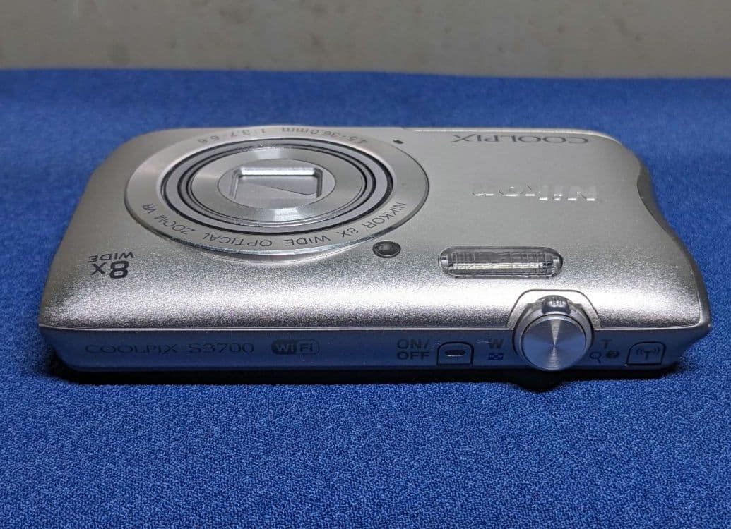 Nikon COOLPIX S3700　◉動作品、新品充電器付き