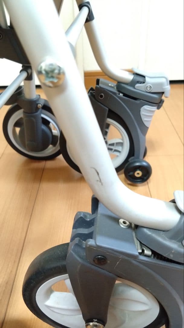 コンビウェルエス キャリースルーン #シルバーカー #歩行器 #車椅子