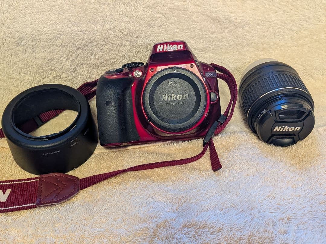 Nikon D3300 デジタル一眼レフカメラ レッドセット