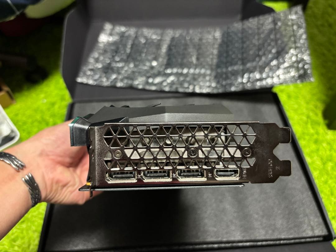 ZOTAC RTX 3070 Ti HoloBlack 8GB 動作確認済み