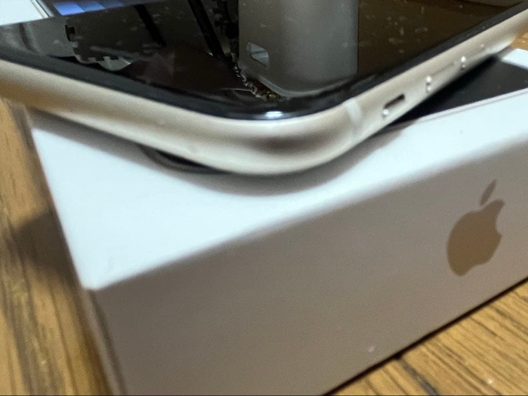 スマートフォン本体 iPhone SE3 64GB