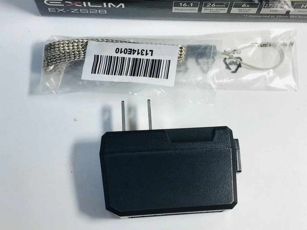 デジタルカメラ CASIO EXILIM EX-ZS28