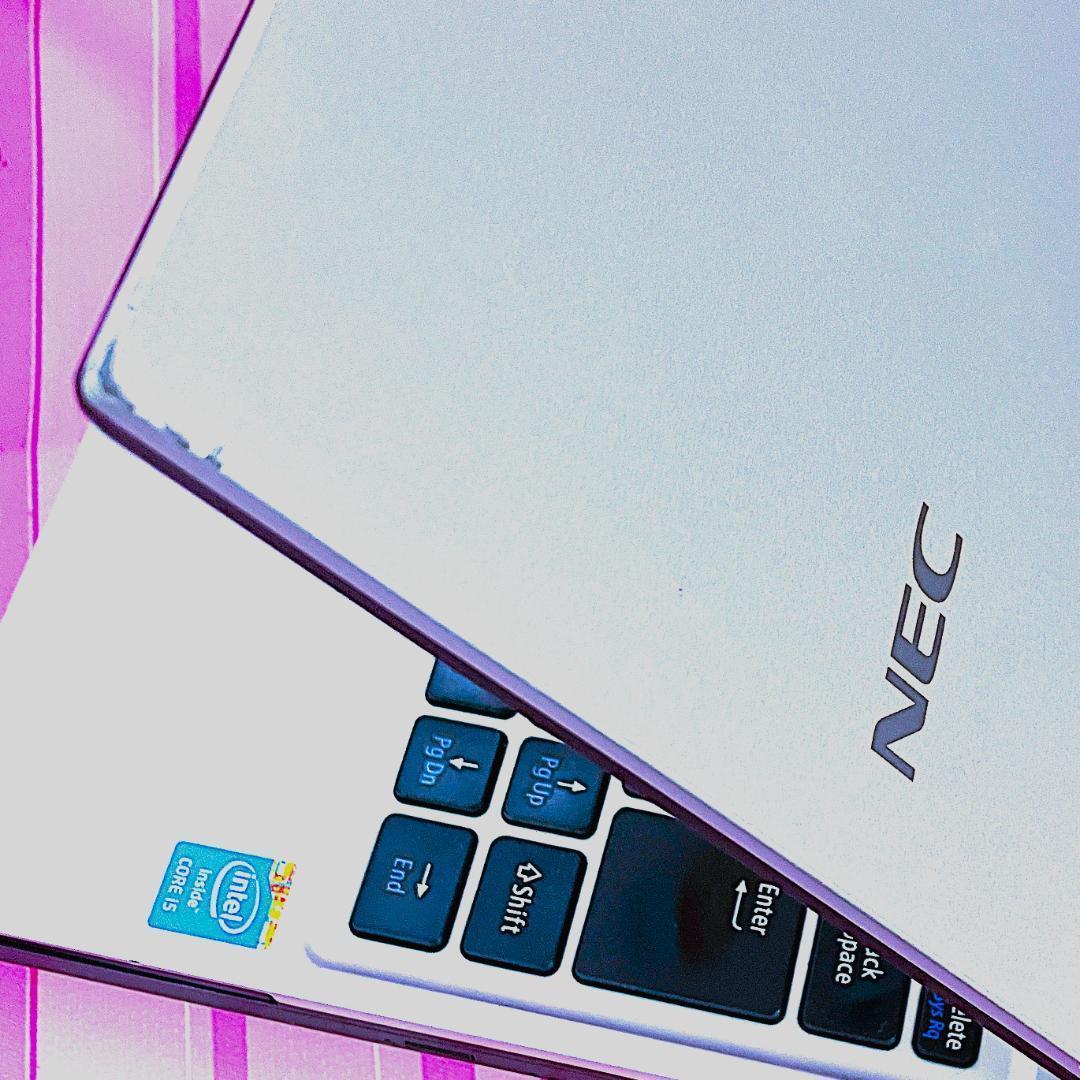 58お得✨小型✨ＳＳＤ✨CDやDVD鑑賞も✨NECノートパソコン