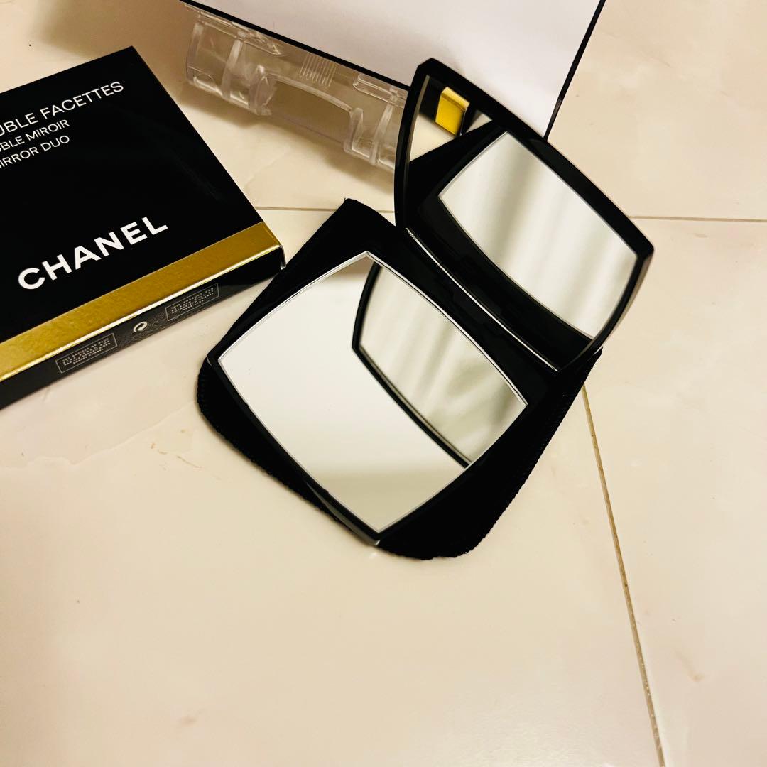 新品未使用　CHANEL コンパクトミラー　ブラック　ショッパー付き　拡大鏡付き
