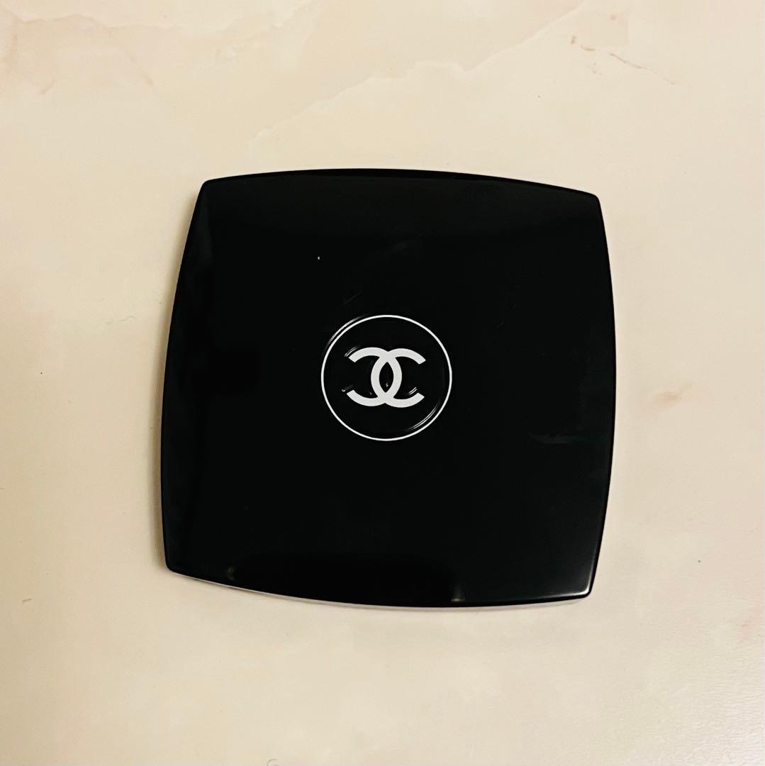 新品未使用　CHANEL コンパクトミラー　ブラック　ショッパー付き　拡大鏡付き
