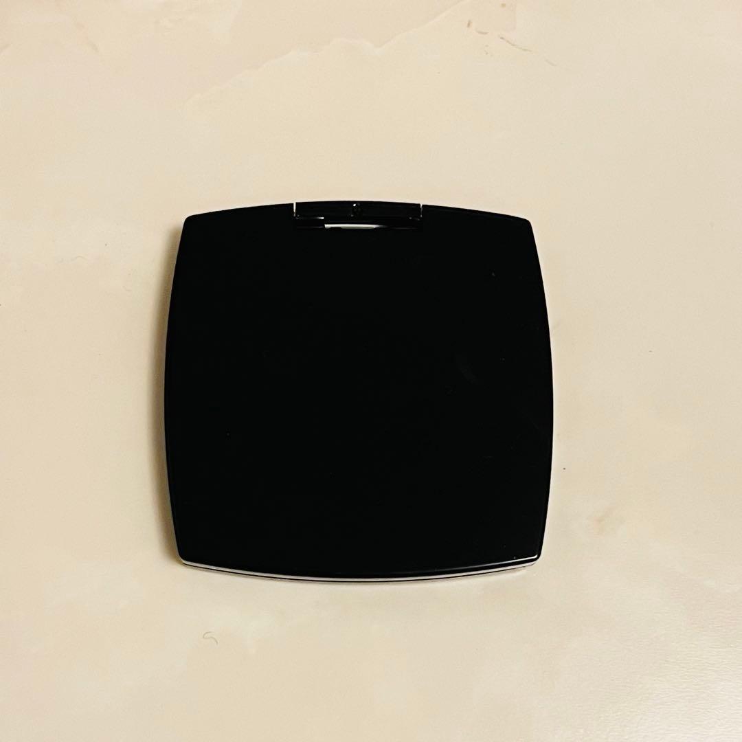 新品未使用　CHANEL コンパクトミラー　ブラック　ショッパー付き　拡大鏡付き
