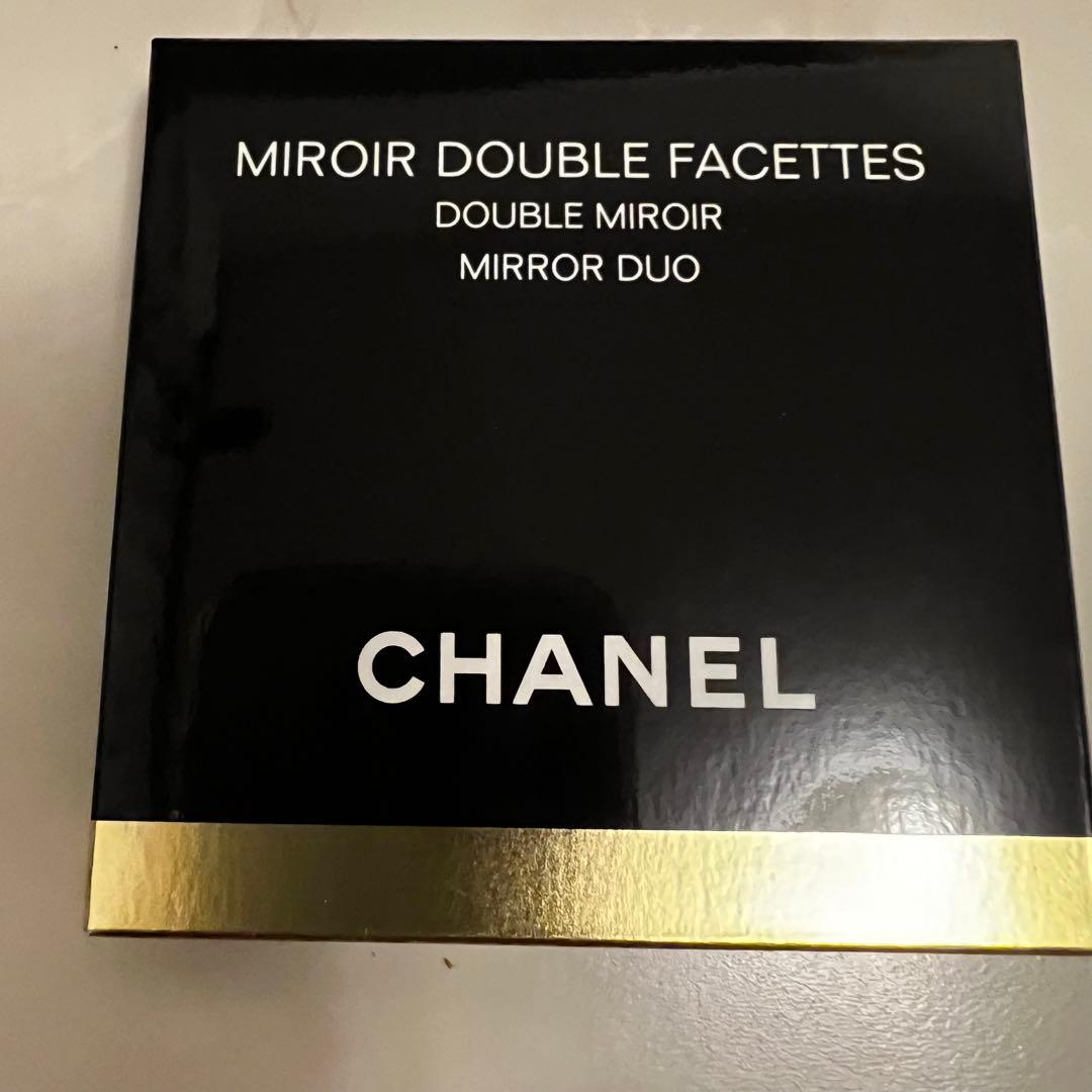 新品未使用　CHANEL コンパクトミラー　ブラック　ショッパー付き　拡大鏡付き