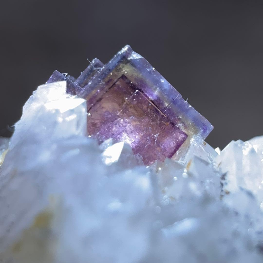 【D207】フローライトonクォーツ ドイツ 原石 鉱物 標本