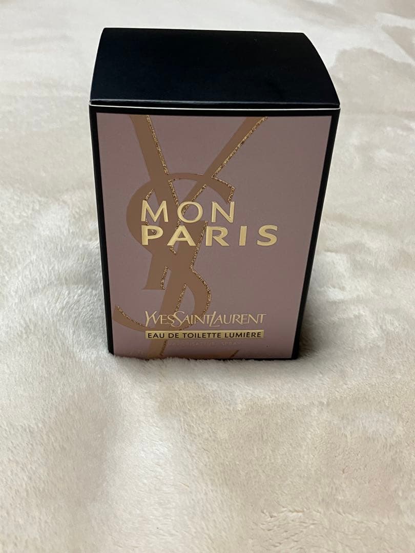 Yves Saint Laurent モンパリリュミエールオーデトワレ　50ml