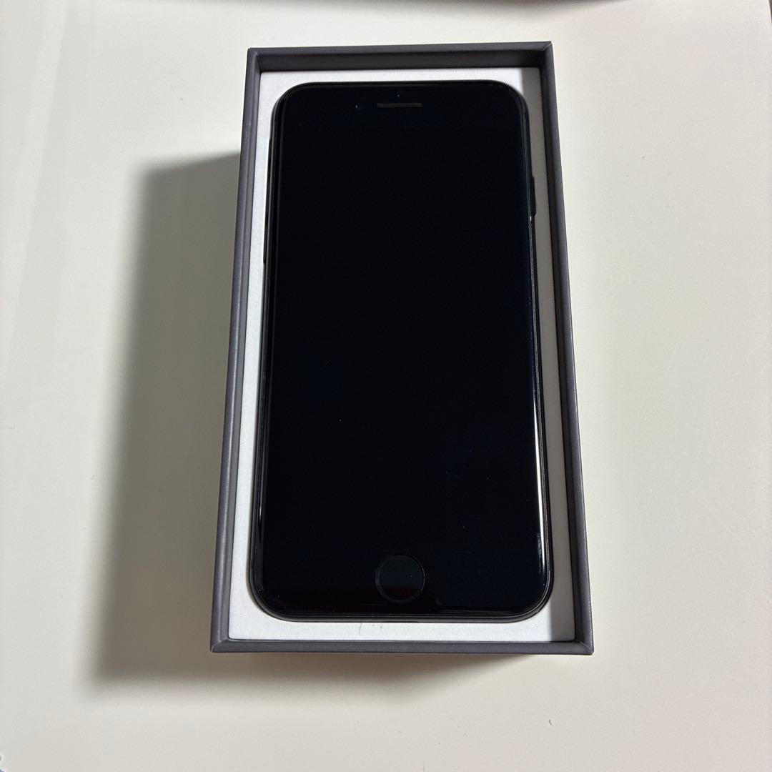 iPhone8 64GB 箱付き　ACアダプター未使用品付き