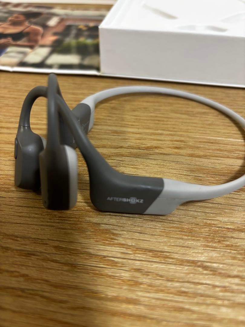 AEROPEX 骨伝導イヤホン Lunar Grey｜ワイヤレス
